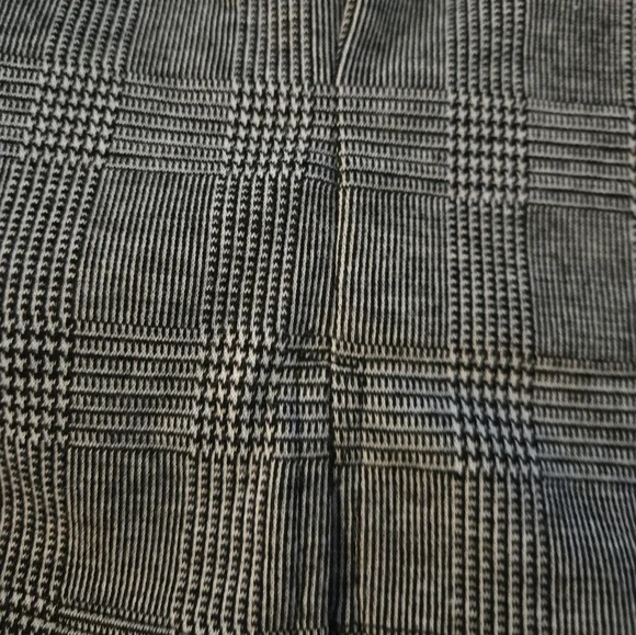 Plaid Gray Skirt girls - Picture 2 of 5